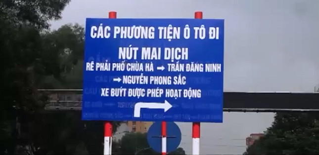 Tạm bỏ lệnh cấm ô tô qua đường Cầu Giấy