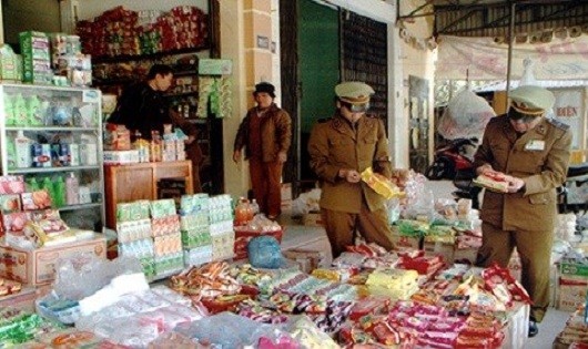 Tăng cường kiểm tra, ngăn chặn hàng lậu trước và sau tết Đinh Dậu