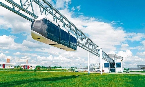 Hình ảnh phương tiện vận chuyển của Skyway trên mạng xã hội liên quan đến công ty tại Việt Nam.