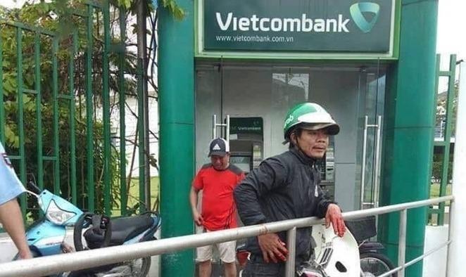 Cường bị bắt tại trụ ATM nơi anh T. rút tiền