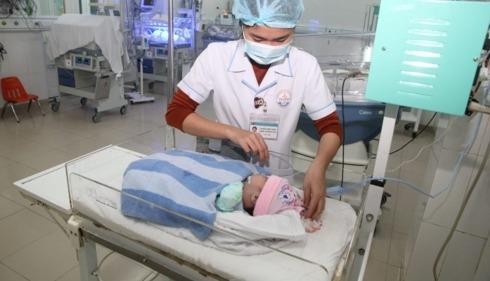 Cứu cháu bé sơ sinh bị người nhà bỏ lại tại bệnh viện