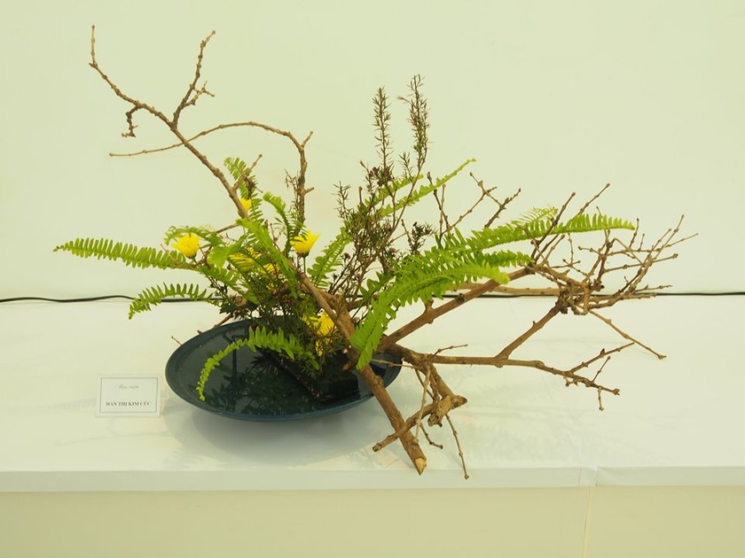 Một tác phẩm cắm hoa theo pong cách Ikebana Nhật Bản.