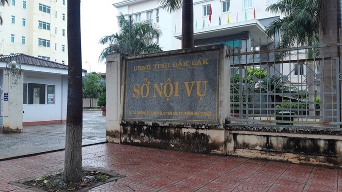 Vụ Thanh tra Sở Nội vụ nhận hối lộ: Thanh tra viên bị quay clip trong khách sạn - Ảnh 5. Vụ Thanh tra Sở Nội vụ nhận hối lộ: Thanh tra viên bị quay clip trong khách sạn - Ảnh 5.