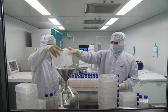 Việt Nam thử nghiệm vắc-xin Covid-19 trên người - Ảnh 1. Việt Nam thử nghiệm vắc-xin Covid-19 trên người - Ảnh 1.
