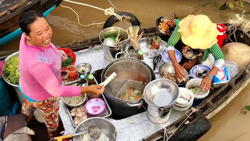 Mong sớm gặp lại những nụ cười sau dịch bệnh
