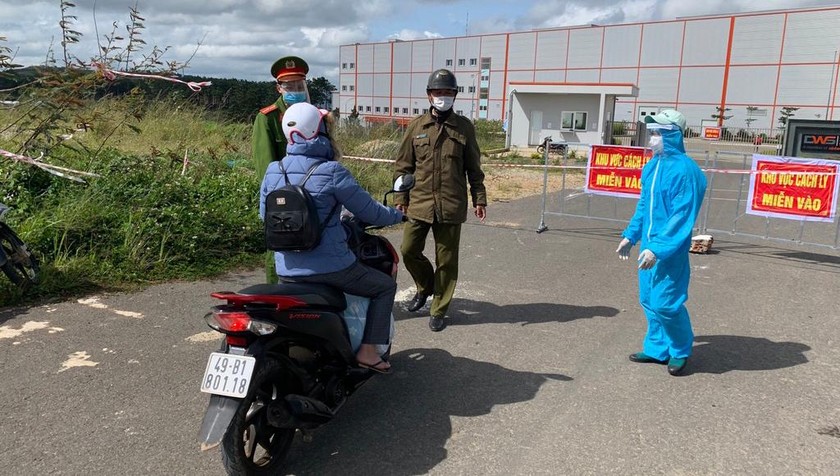 Lực lượng Công an Đà Lạt tích cực bám trụ địa bàn nỗ lực khống chế dịch bệnh.