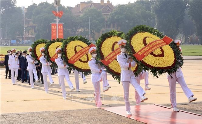 Lãnh đạo Đảng, Nhà nước vào Lăng viếng Chủ tịch Hồ Chí Minh