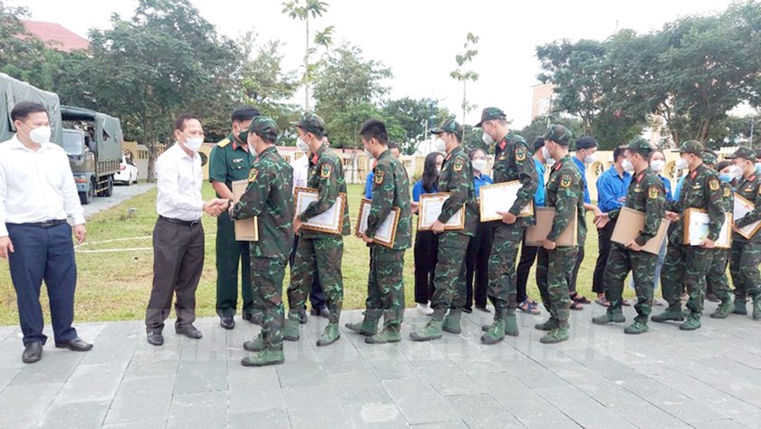 lTP Hồ Chí Minh tri ân các cán bộ, chiến sĩ Quân đoàn 4. 