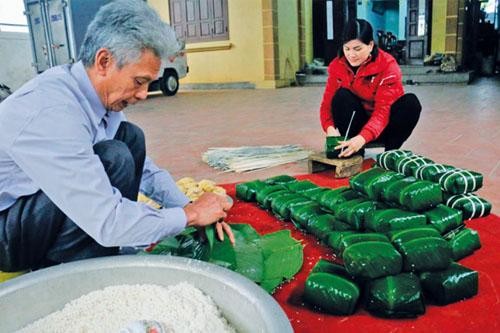  Làng bánh chưng Tranh Khúc tấp nập vào vụ Tết.