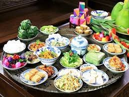 Mâm cỗ cúng tổ tiên được gia chủ chuẩn bị chu đáo. (Ảnh internet)
