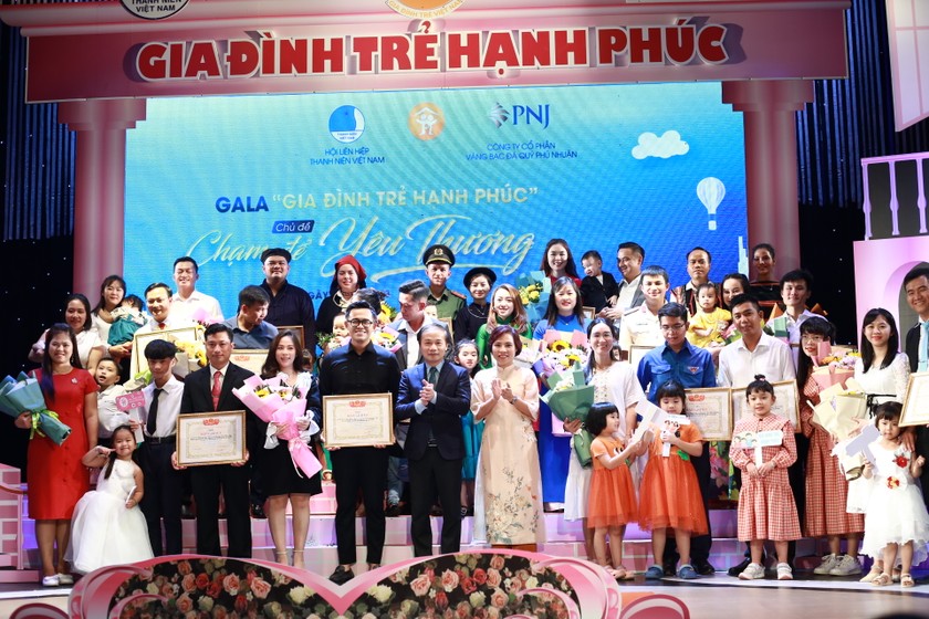 12 gia đình trẻ hạnh phúc năm 2023. Ảnh Đăng Hải