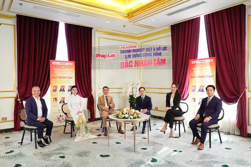 Các vị khách mời tham dự Talk Show với chủ đề: “Doanh nghiệp Việt & nỗ lực xây dựng cộng đồng đắc nhân tâm”.