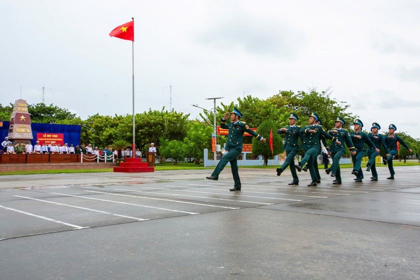 Cán bộ chiến sỹ Phòng không - Không quân tại lễ kỷ niệm 50 năm ngày giải phóng quần đảo Trường Sa.