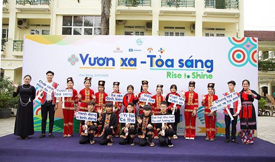 Sự kiện có sự tham gia của gần 1.000 học sinh và giáo viên đến từ 6 trường phổ thông cơ sở trong đó 86% là học sinh người dân tộc thiểu số.