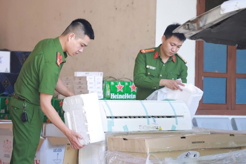 Thuốc lá và bia lậu bị lực lượng chức năng tỉnh Quảng Trị phát hiện, bắt giữ.