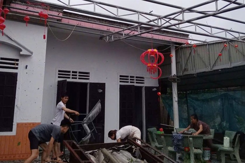Lốc xoáy làm 23 nhà dân ở một xã bị tốc mái