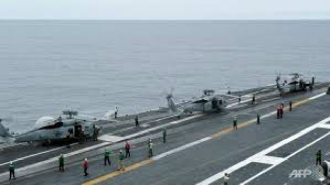 Máy bay của Hải quân Mỹ trên tàu USS George Washington ở biển Đông tháng 10/2013