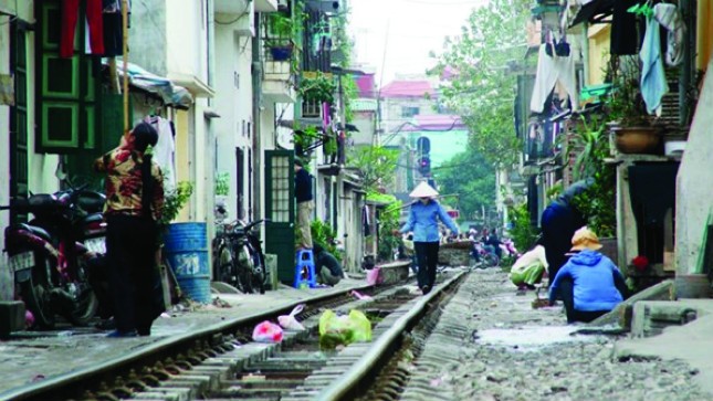 Hạ tầng đường sắt xập xệ, tương phản với sự “béo bở” trong các phong bì mà các quan chức ngành này bị cáo buộc nhận đút lót