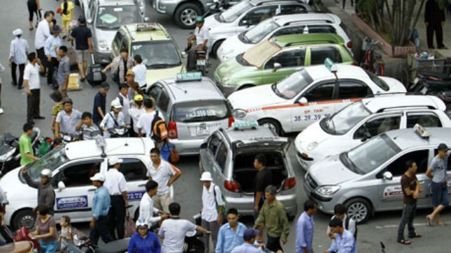 Nghề lái xe taxi ngày càng nhiều áp lực. Ảnh chỉ có tính minh họa