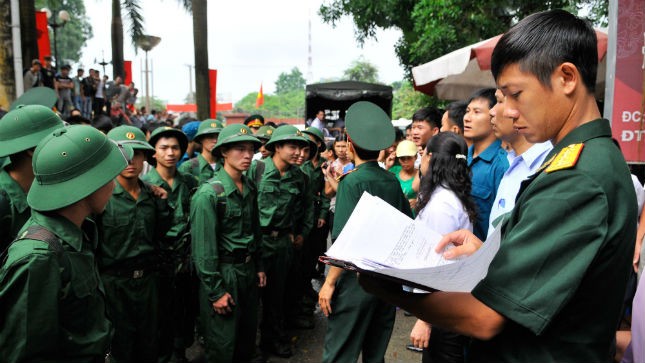 Để nâng cao chất lượng của quân đội, cần phải kéo dài thời gian tại ngũ của quân nhân lên 24 tháng