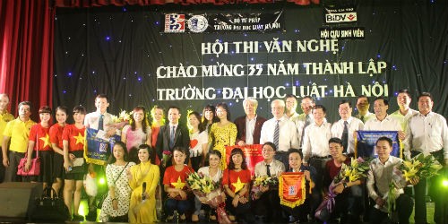 Hội thi văn nghệ chào mừng 35 năm thành lập ĐH Luật Hà Nội