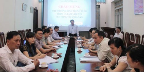 Thứ trưởng Đinh Trung Tụng thăm và làm việc với Cục Công tác phía Nam