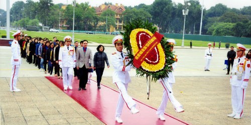 Ban Tuyên giáo Đảng ủy Bộ Tư pháp viếng Lăng Chủ tịch Hồ Chí Minh