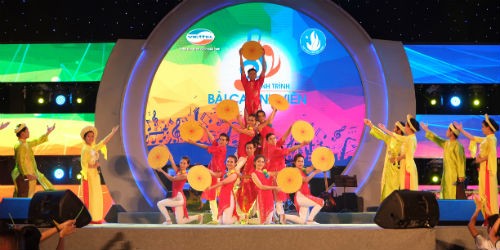 Tiết mục Việt Nam ơi chân trời rộng mở- Đại học An Giang (Giải khán giả bình chọn nhiều nhất với 47,76% số lượt bình chọn)