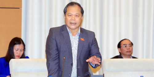 Ông Phan Trung Lý – Chủ nhiệm Ủy ban Pháp luật trình bày trước Quốc hội về Chương trình xây dựng luật, pháp lệnh