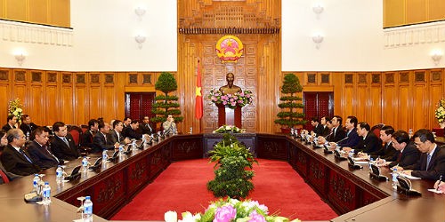 Thủ tướng tiếp các trưởng đoàn quốc tế dự Lễ kỷ niệm ngày truyền thống CAND