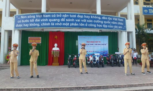 Trên 2000 trường tham gia Cuộc thi “Đi đường an toàn – Cho bạn, cho tôi”