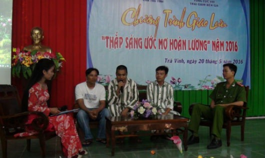Chương trình giao lưu “Thắp sáng ước mơ hoàn lương” năm 2016 do Trại giam Bến Giá tổ chức.
