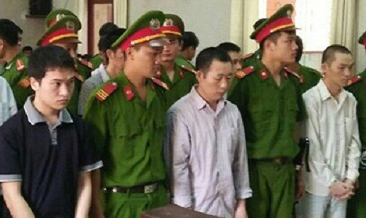 Các bị cáo nghe tòa tuyên án