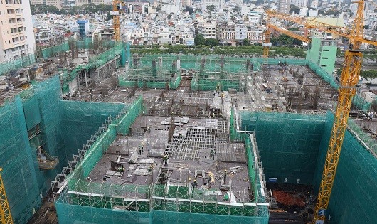 Hình ảnh thi công nhộn nhịp tại công trường The GoldView
