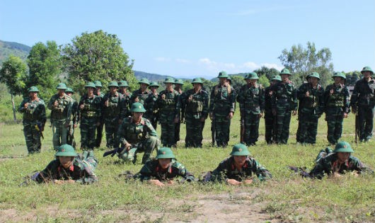 Cán bộ, chiến sĩ Tiểu đoàn 2, Lữ đoàn 40, Quân đoàn 3 miệt mài huấn luyện trên thao trường