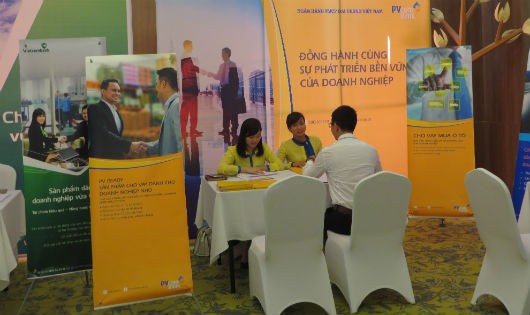 PVcomBank giới thiệu các sản phẩm của Ngân hàng trong khuôn khổ “Hội nghị kết nối Ngân hàng - Doanh nghiệp” do UBND TP Hà Nội cùng Ngân hàng Nhà nước Việt Nam phối hợp tổ chức hôm 26/9