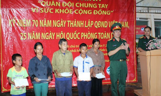 Viện Quân y 211 thực hiện Chương trình “Quân đội chung tay vì sức khỏe cộng đồng”