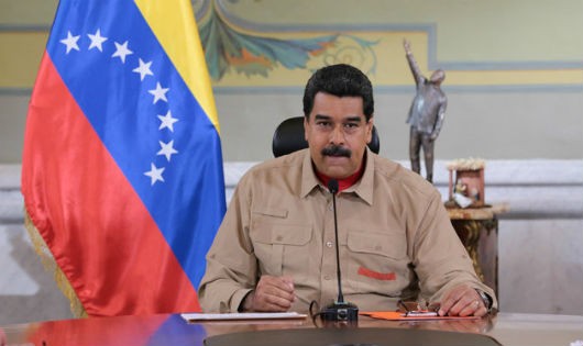 Tổng thống Venezuela Nicolas Maduro phát biểu trước các bộ trưởng tại Cung điện Miraflores, Caracas ngày 17-12 - Ảnh: Reuters