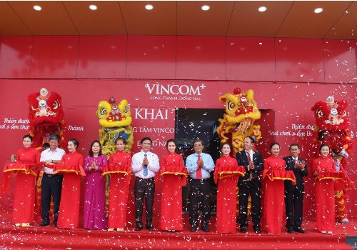 Vingroup ra mắt mô hình trung tâm "Vincom+"