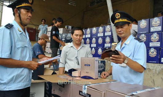 Toàn ngành Hải quan đang nỗ lực phấn đấu ngay từ những ngày đầu năm 2017. Ảnh minh hoạ 