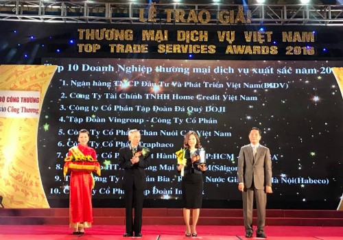 BIDV đứng thứ nhất trong Top 10 Doanh nghiệp Thương mại dịch vụ Xuất sắc