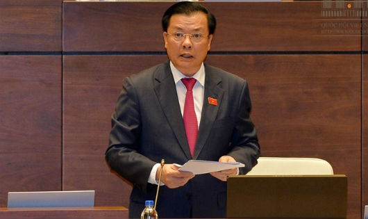 Bộ trưởng Bộ Tài chính Đinh Tiến Dũng giải trình, làm rõ thêm những vấn đề liên quan đại biểu nêu
