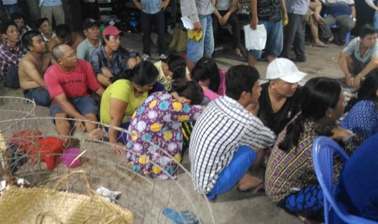 Các đối tượng tham gia đánh bạc bị bắt quả tang