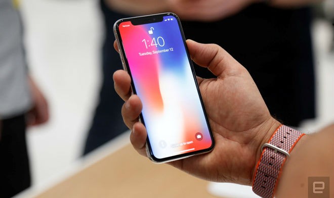 iPhone X gặp khó trong khâu sản xuất. Ảnh: Engadget