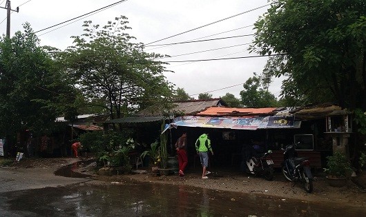 Người dân sống trong những ngôi nhà xuống cấp nghiêm trọng nhưng không thể xây mới vì vướng quy hoạch