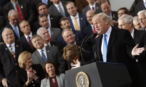 Ông Trump phát biểu sau khi dự luật được thông qua