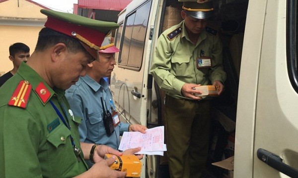 Lực lượng liên ngành chống buôn lậu đang làm nhiệm vụ