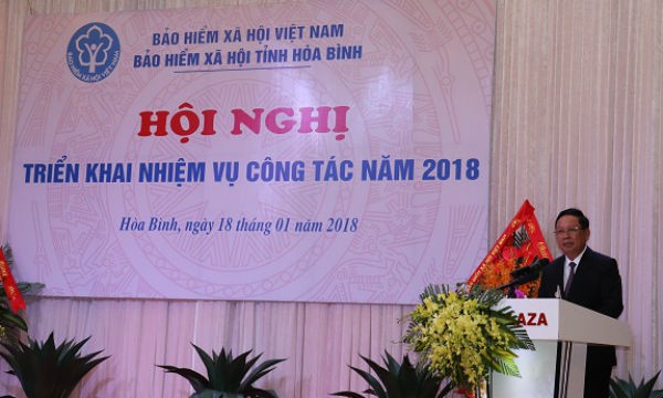 Ông Bùi Văn Tỉnh, Ủy viên Ban Chấp hành Trung ương Đảng, Bí thư Tỉnh ủy phát biểu tại Hội nghị