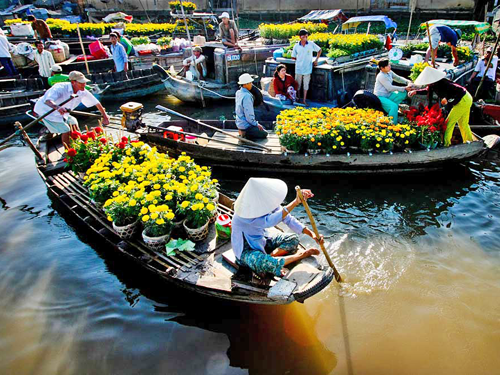 Chợ tết trên sông náo nhiệt, tập nập xuồng ghe giao thương