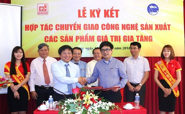 Nghi thức ký kết giữa Tập đoàn Sao Mai và Viện nghiên cứu Hải sản